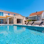 Bohemica With Private Heated Pool * Orebić