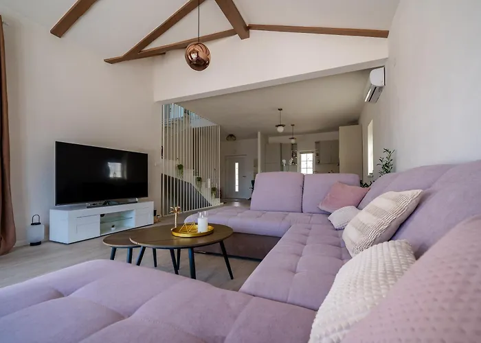 Bohemica With Private Heated Pool Villa *