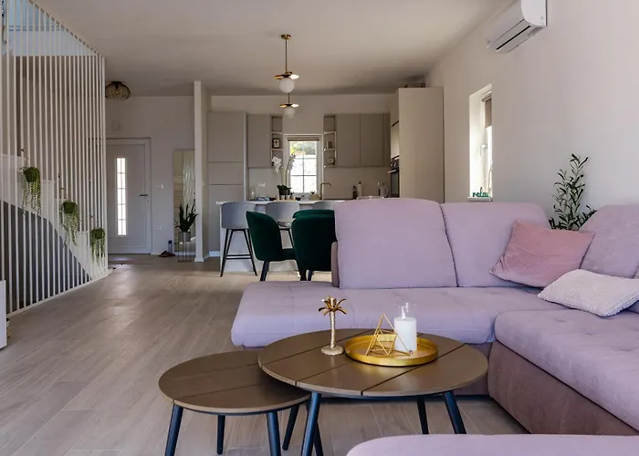 Villa Bohemica With Private Heated Pool *