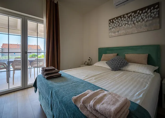 Bohemica With Private Heated Pool Villa *