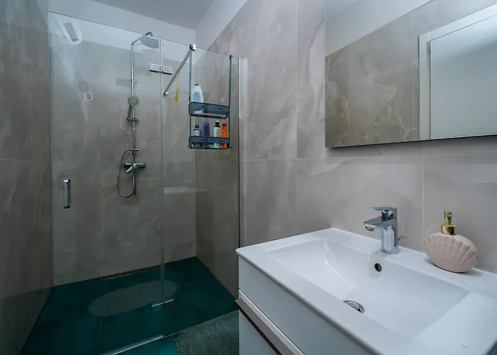 Villa Bohemica With Private Heated Pool