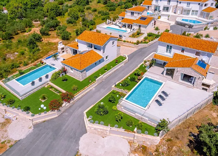 Bohemica With Private Heated Pool Villa