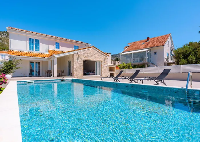 Bohemica With Private Heated Pool * Orebić